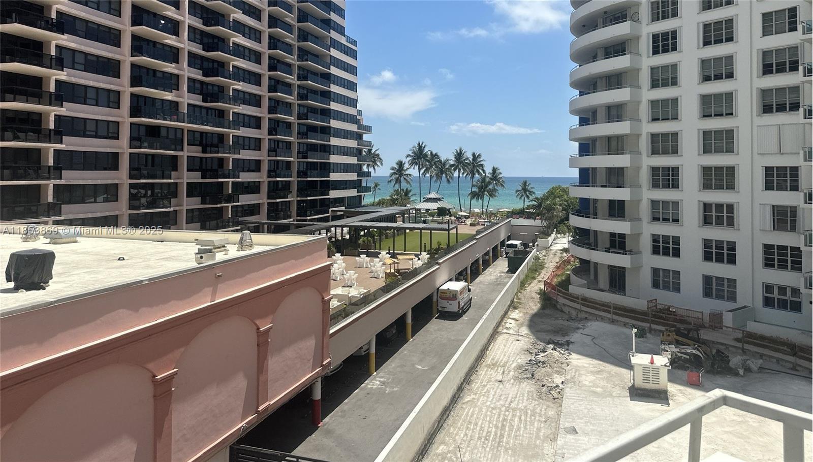 5161 Collins Ave 504