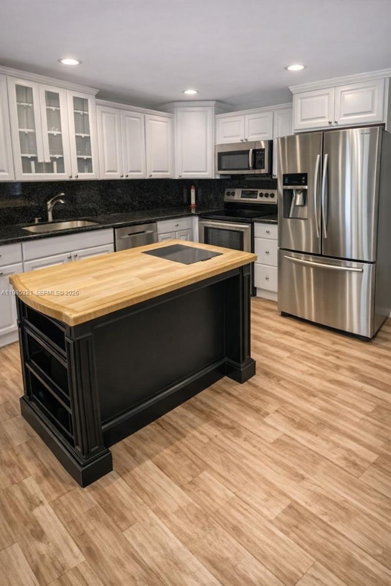 23 W Lexington Ln C