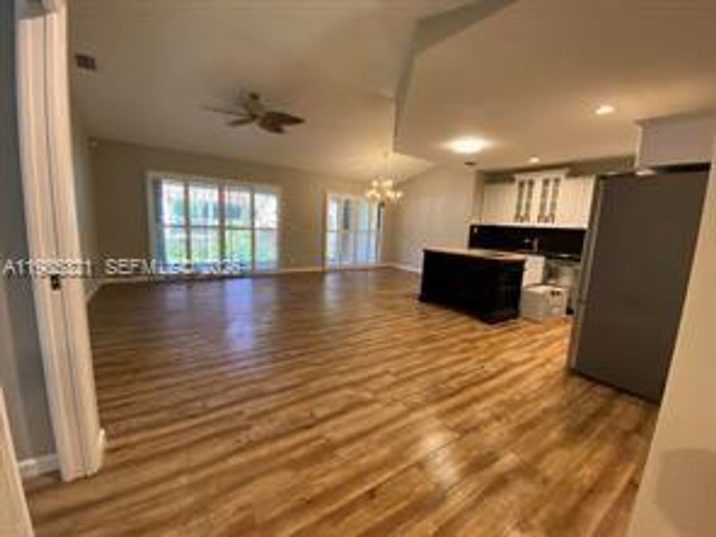 Photo of 23 W Lexington Ln #C, Palm Beach Gardens, FL 33418 (MLS # A11985321)