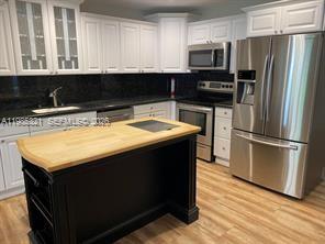 23 W Lexington Ln C