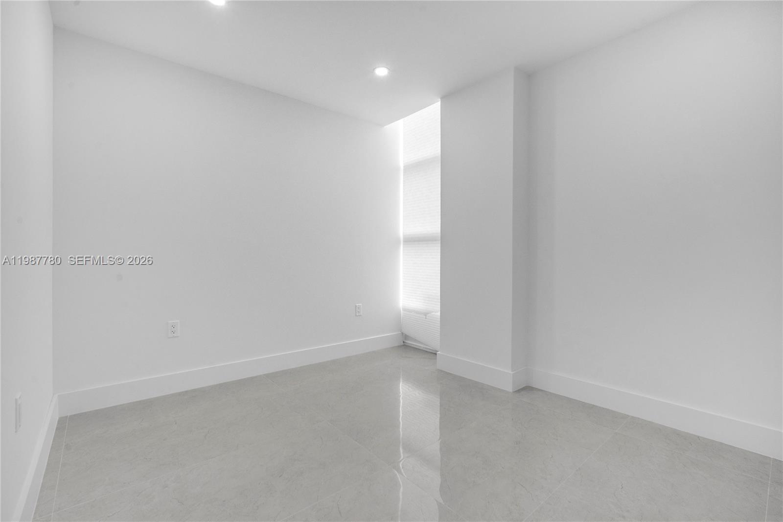 TOWER AT BISCAYNE COVE CO - Residential Lease