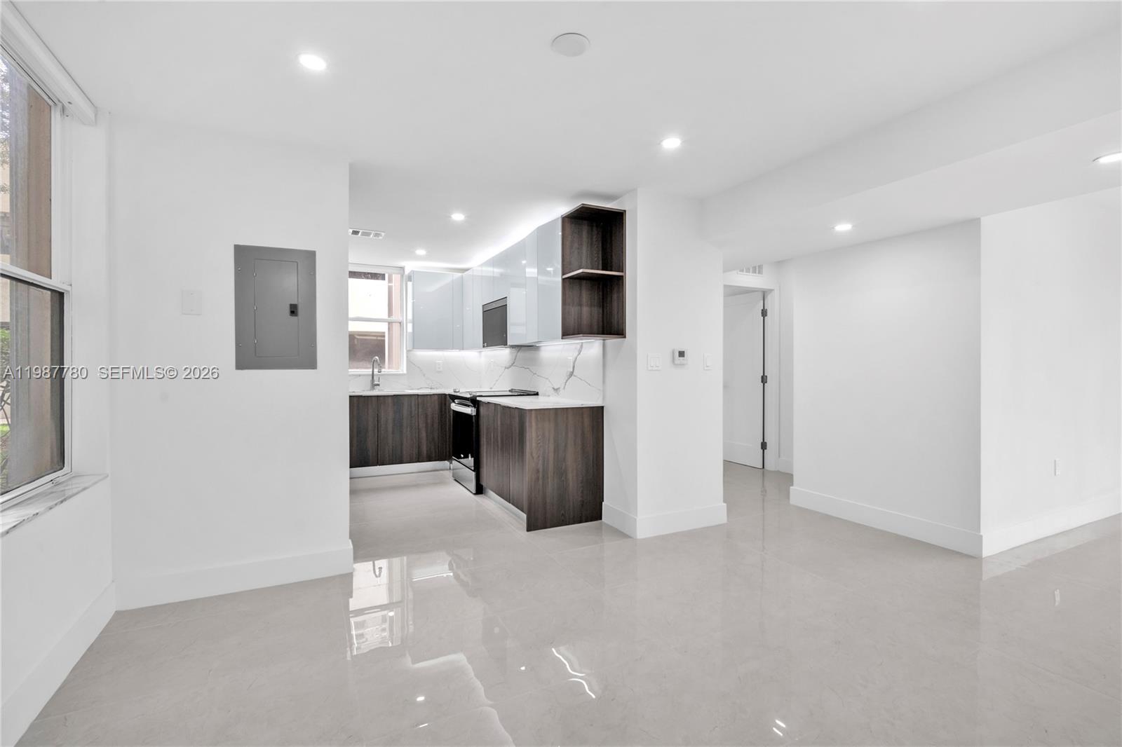 TOWER AT BISCAYNE COVE CO - Residential Lease