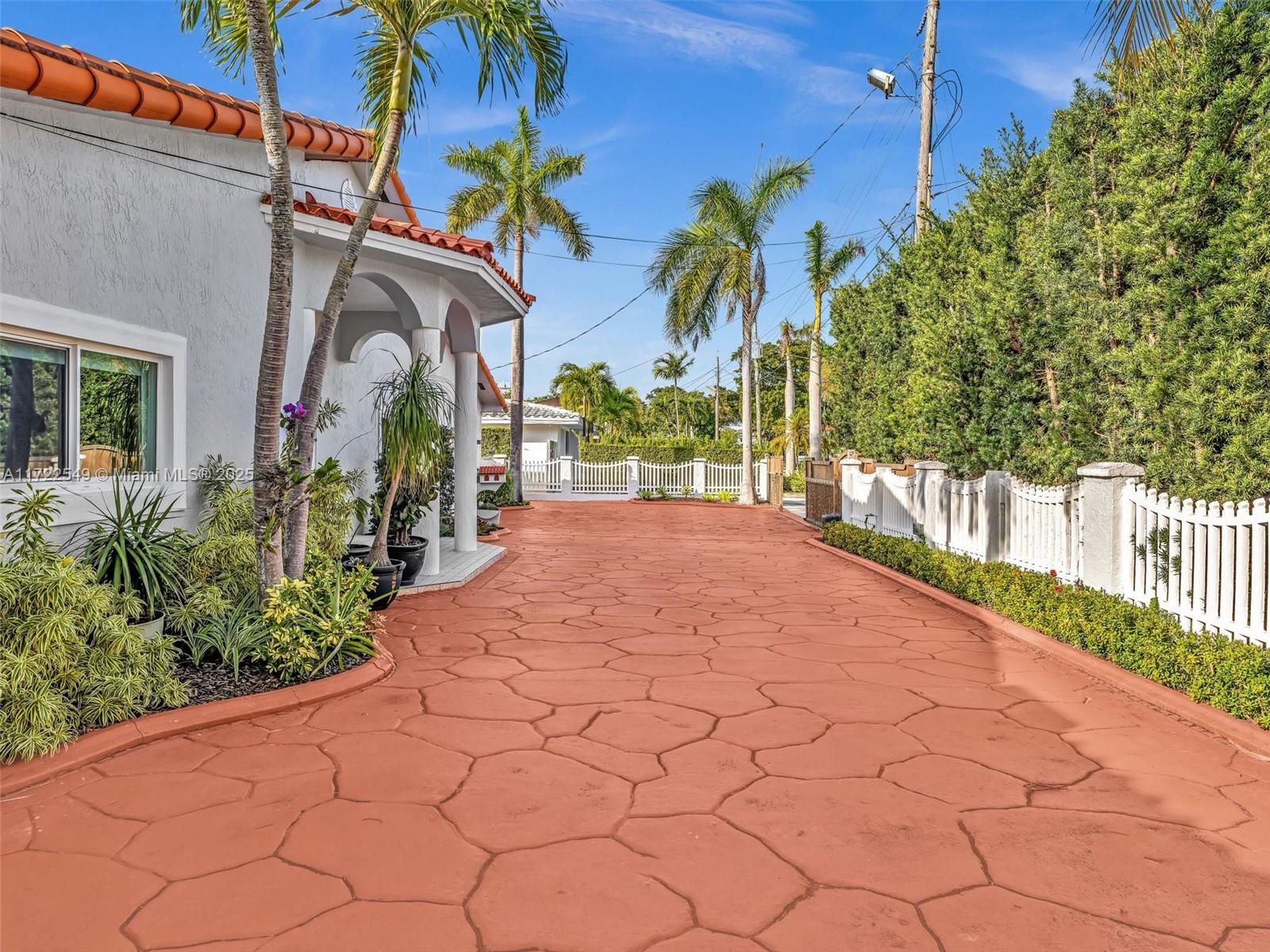 VENETIAN SEC KEYSTONE POI - Residential