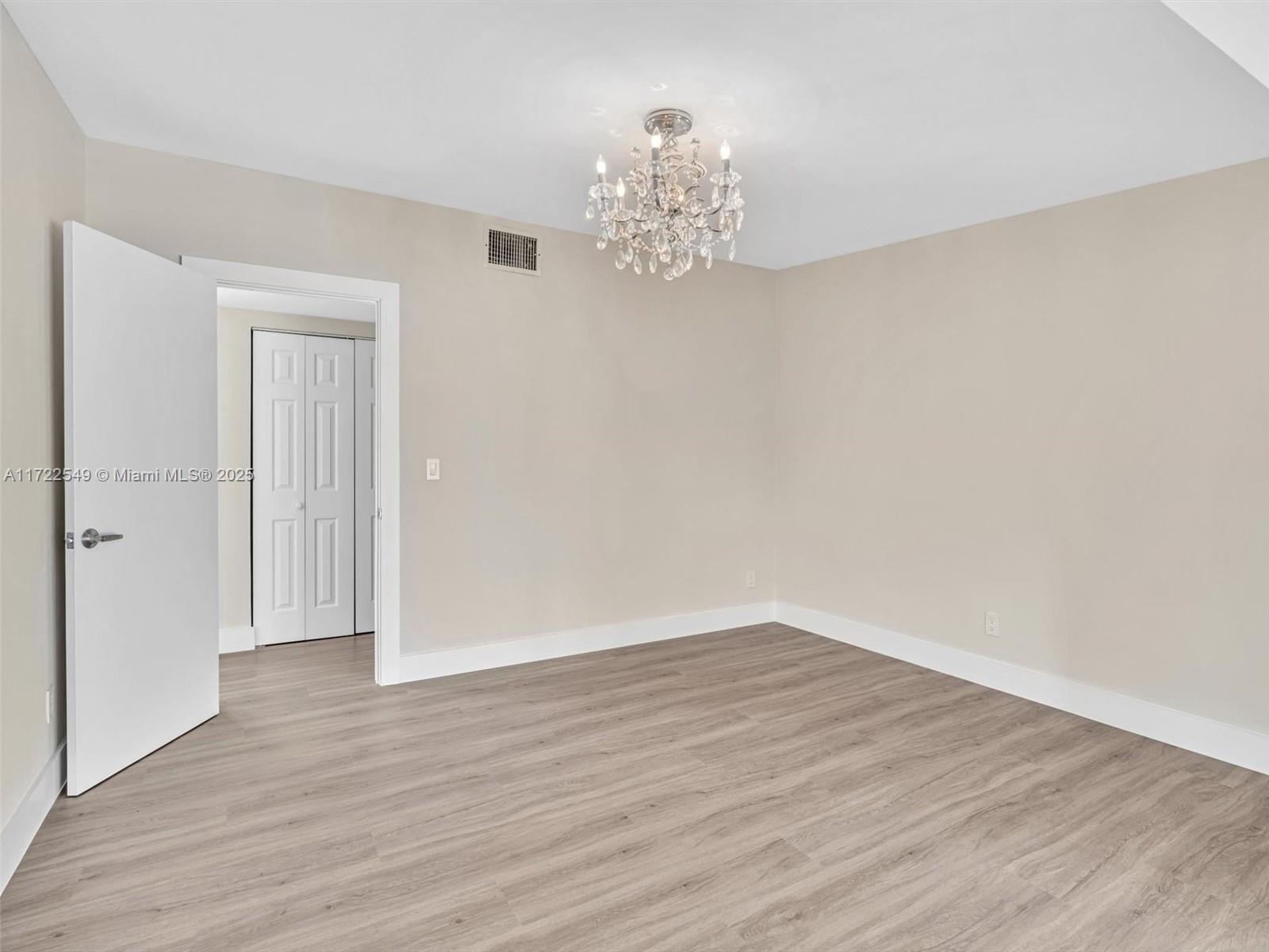 VENETIAN SEC KEYSTONE POI - Residential