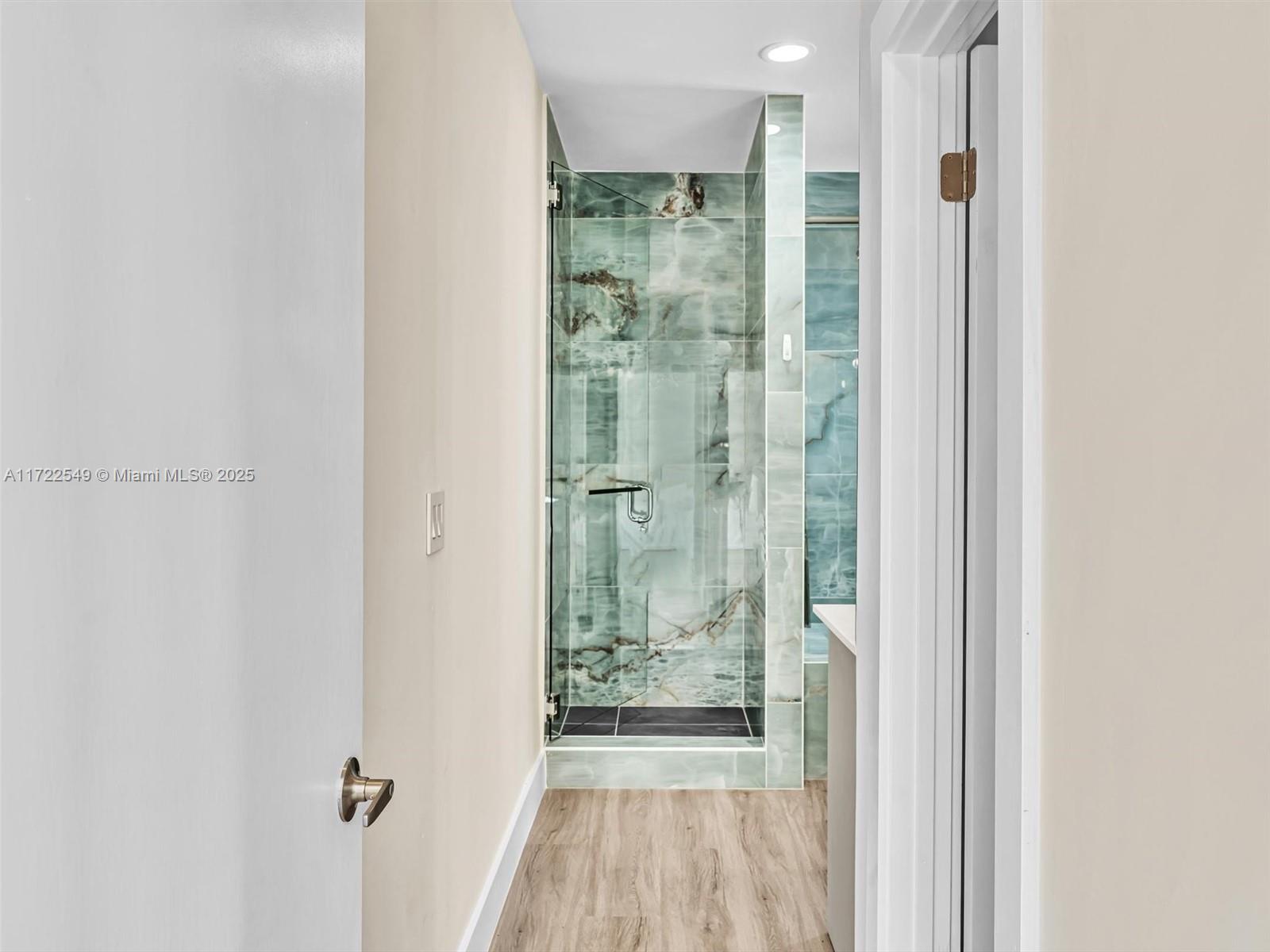 VENETIAN SEC KEYSTONE POI - Residential