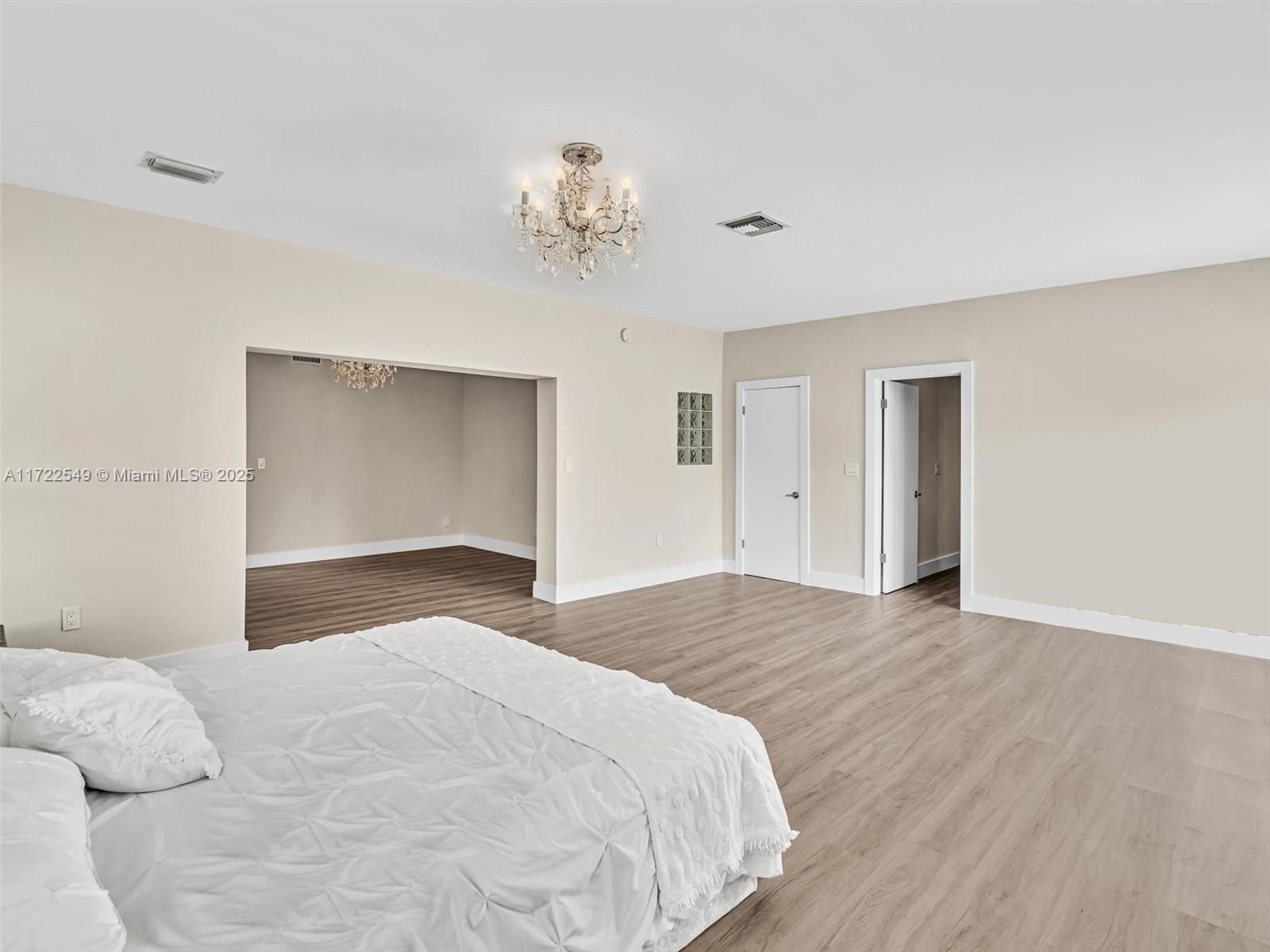 VENETIAN SEC KEYSTONE POI - Residential