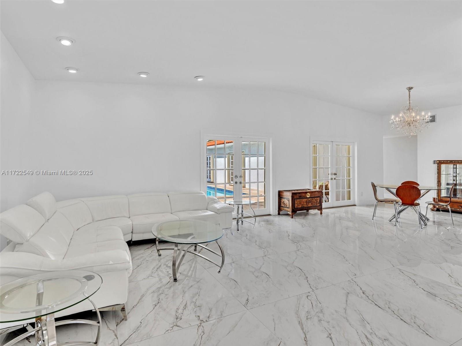 VENETIAN SEC KEYSTONE POI - Residential