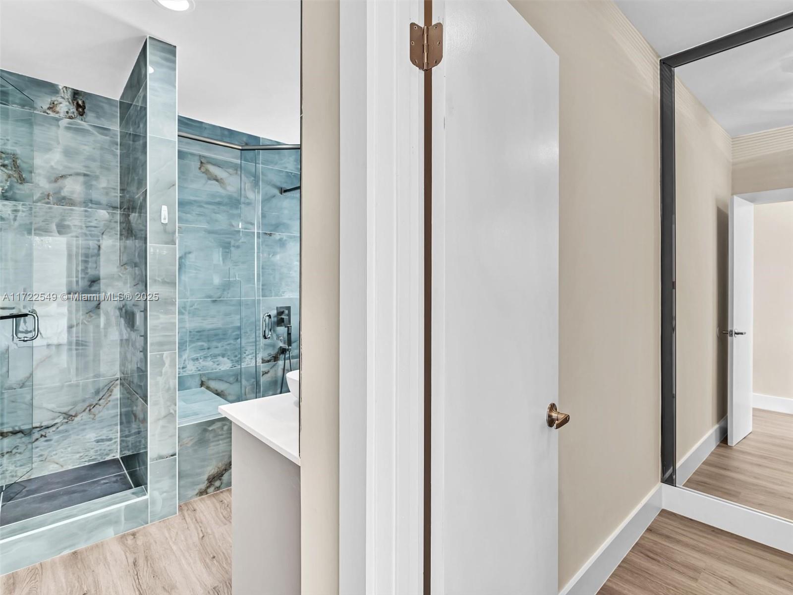VENETIAN SEC KEYSTONE POI - Residential