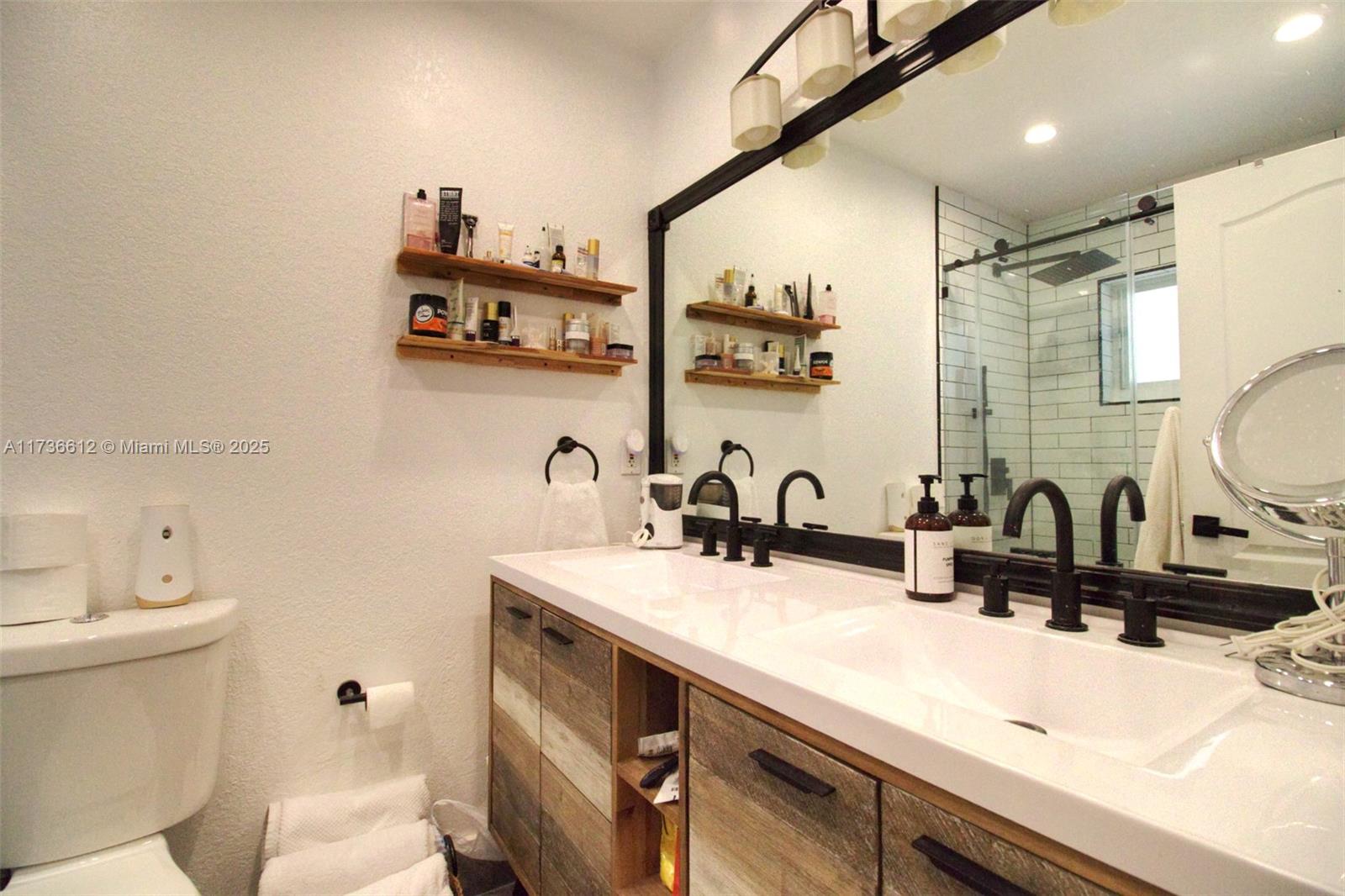 LAKES BY THE BAY SEC 12 - Residential