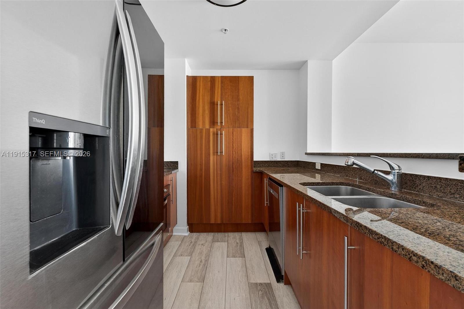 MET 1 CONDO - Residential