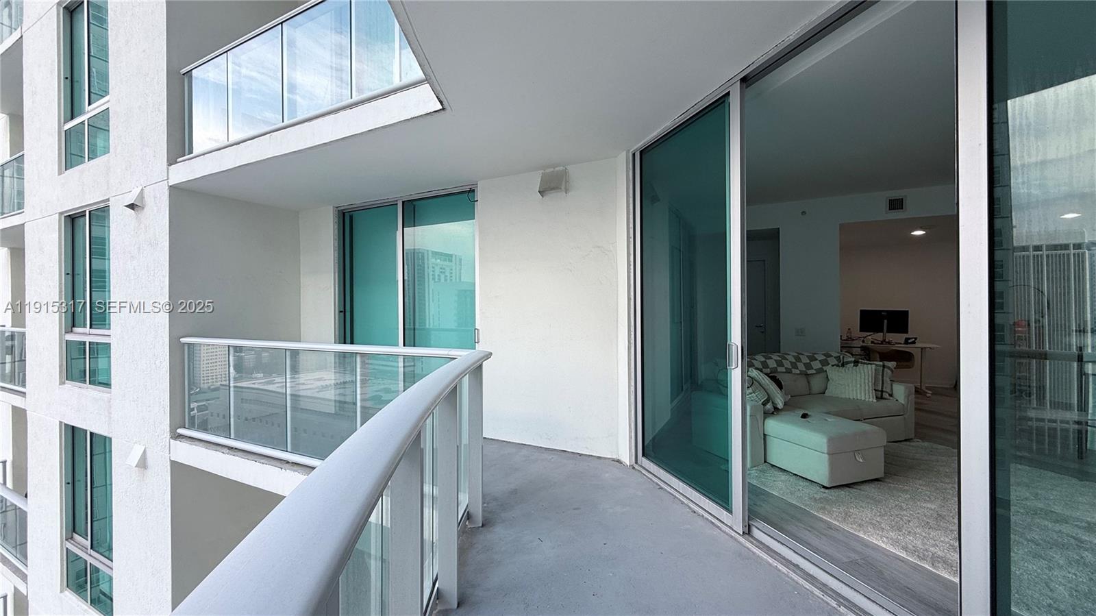 MET 1 CONDO - Residential