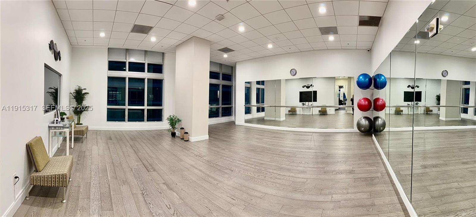 MET 1 CONDO - Residential