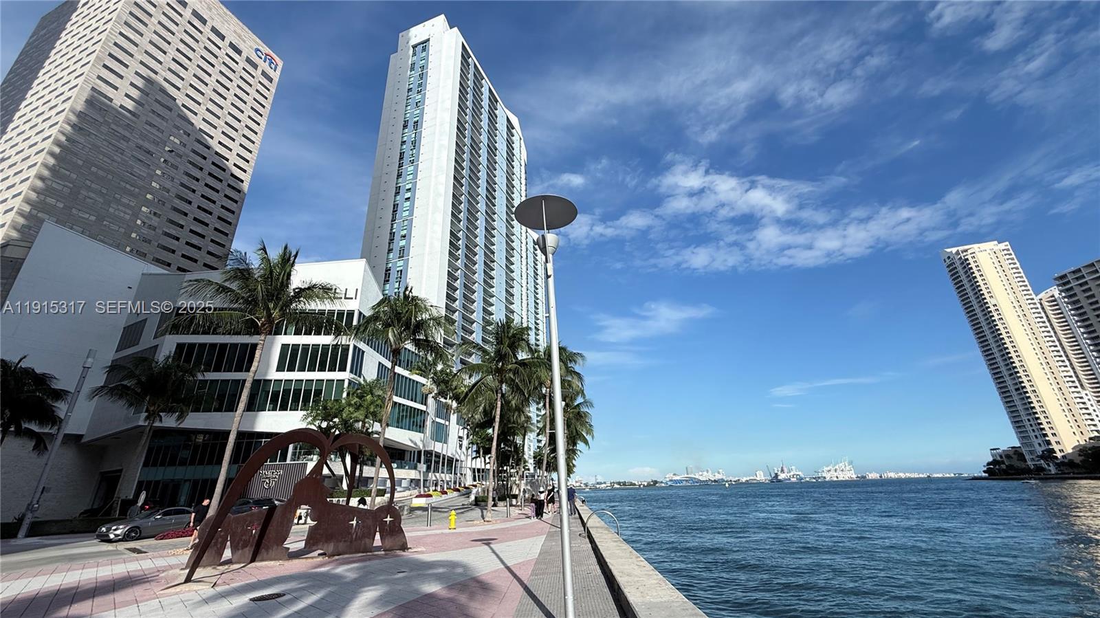 MET 1 CONDO - Residential