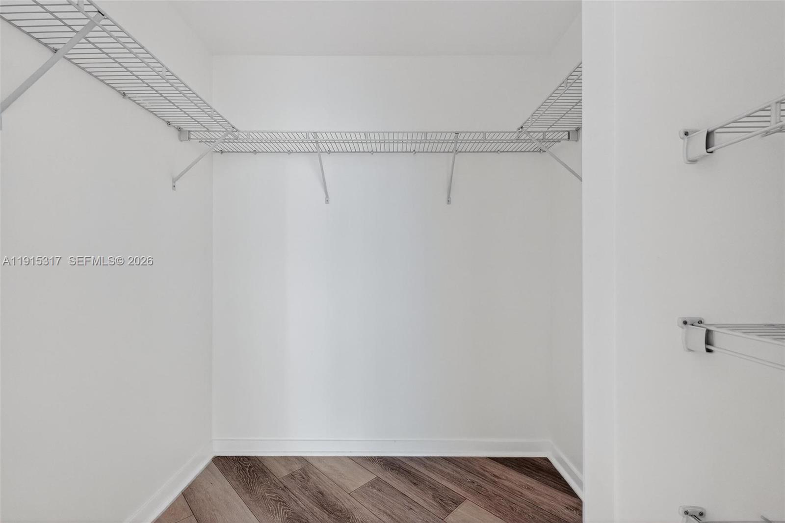 MET 1 CONDO - Residential