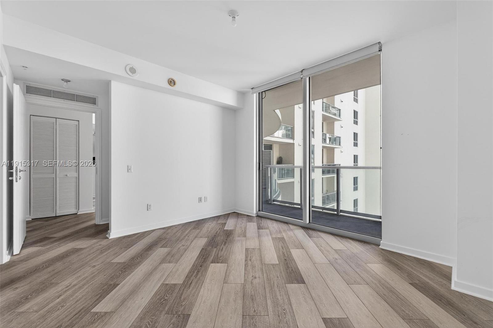 MET 1 CONDO - Residential