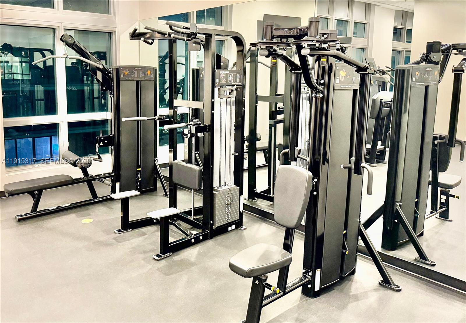 MET 1 CONDO - Residential