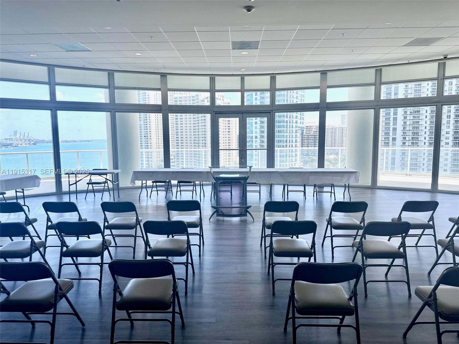 MET 1 CONDO - Residential