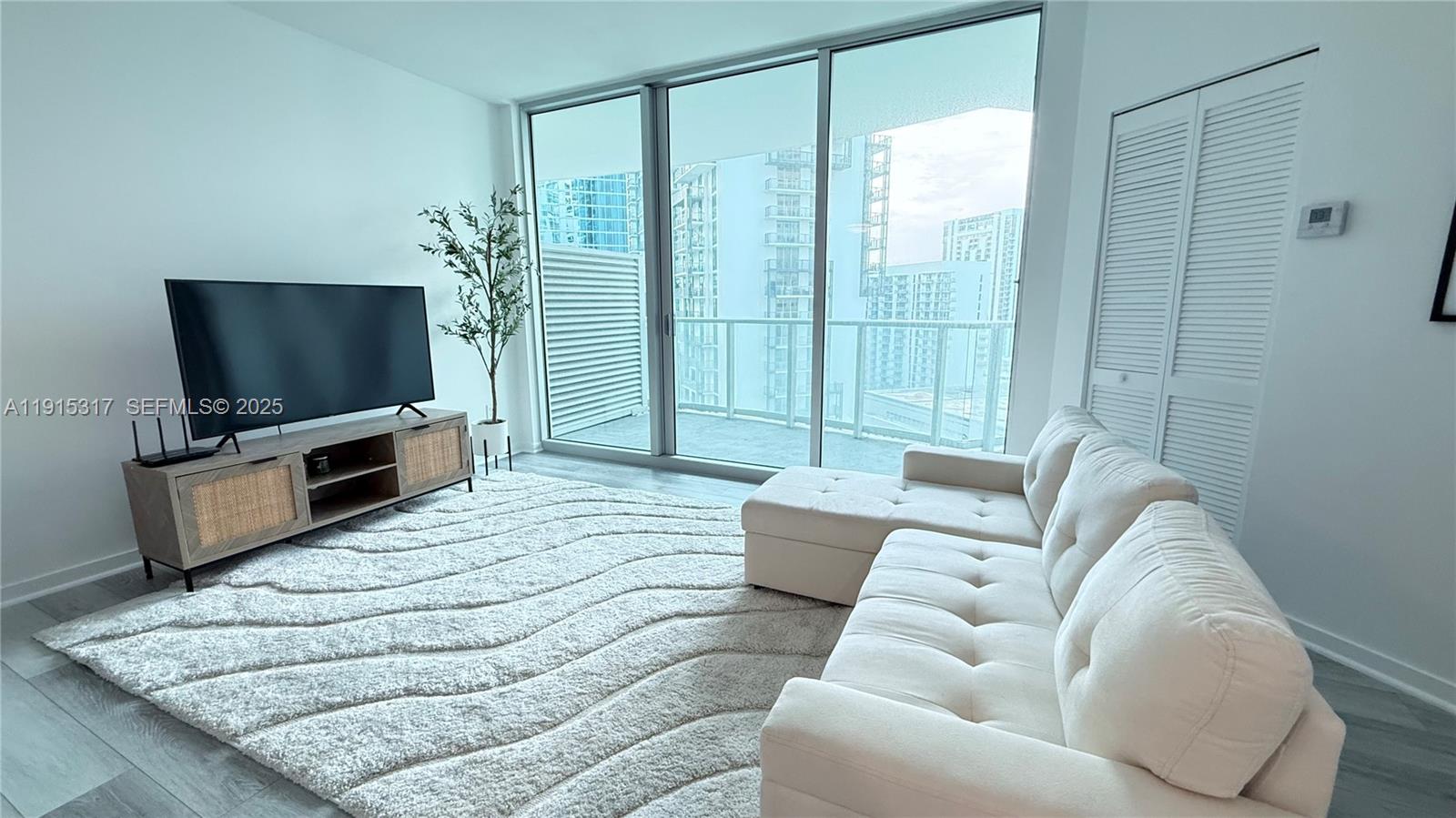 300 S Biscayne Blvd T-2407