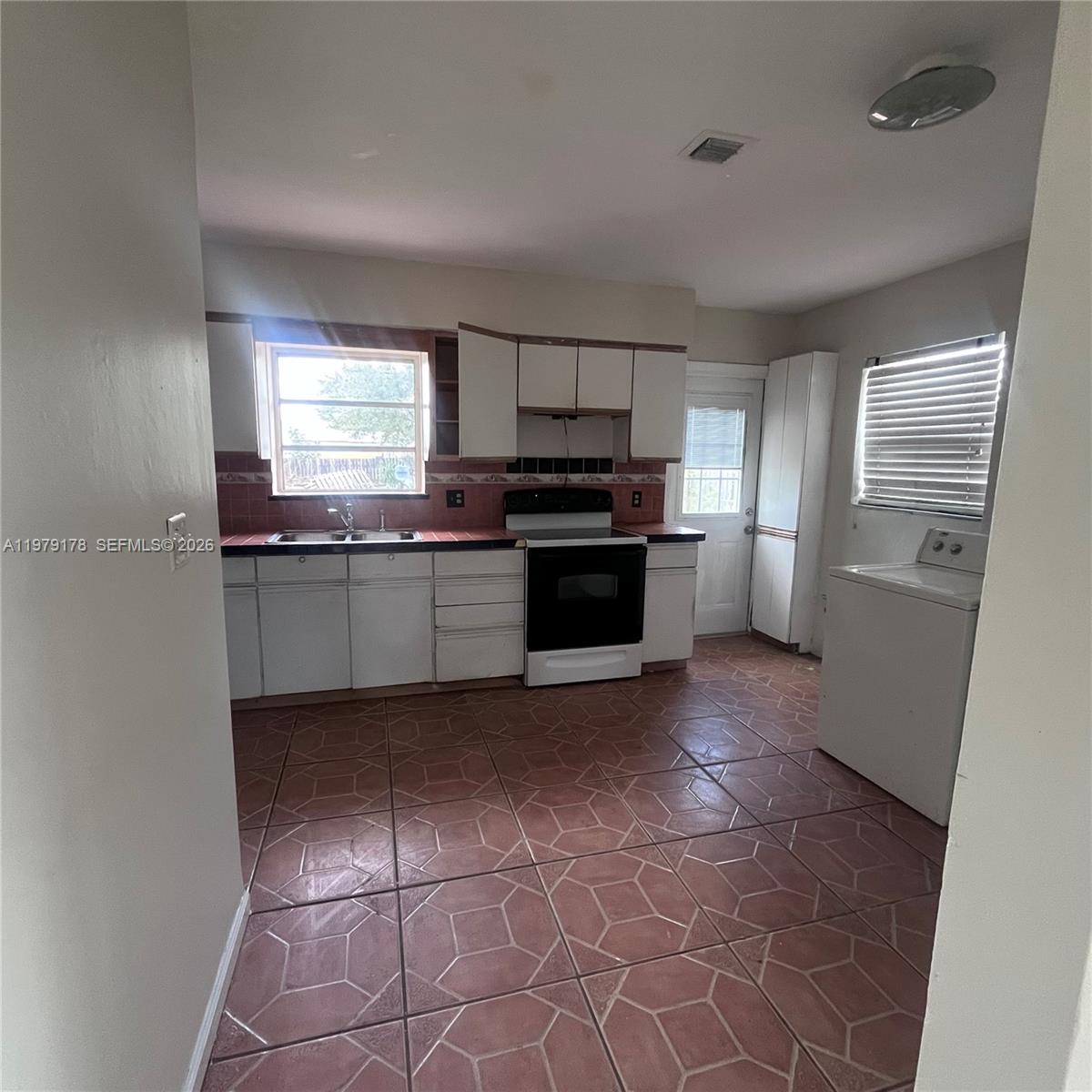 SOUTH BROWARD RANCHES - Residential Lease