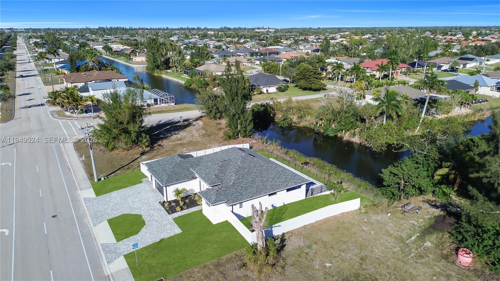 CAPE CORAL - Residential