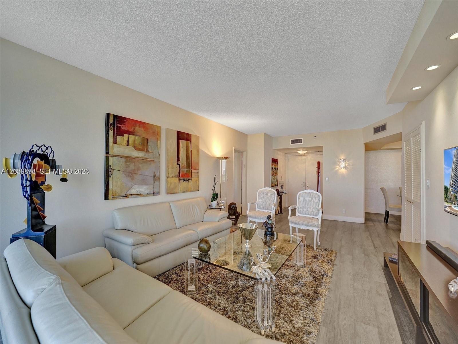 20281 E Country Club Dr 1609