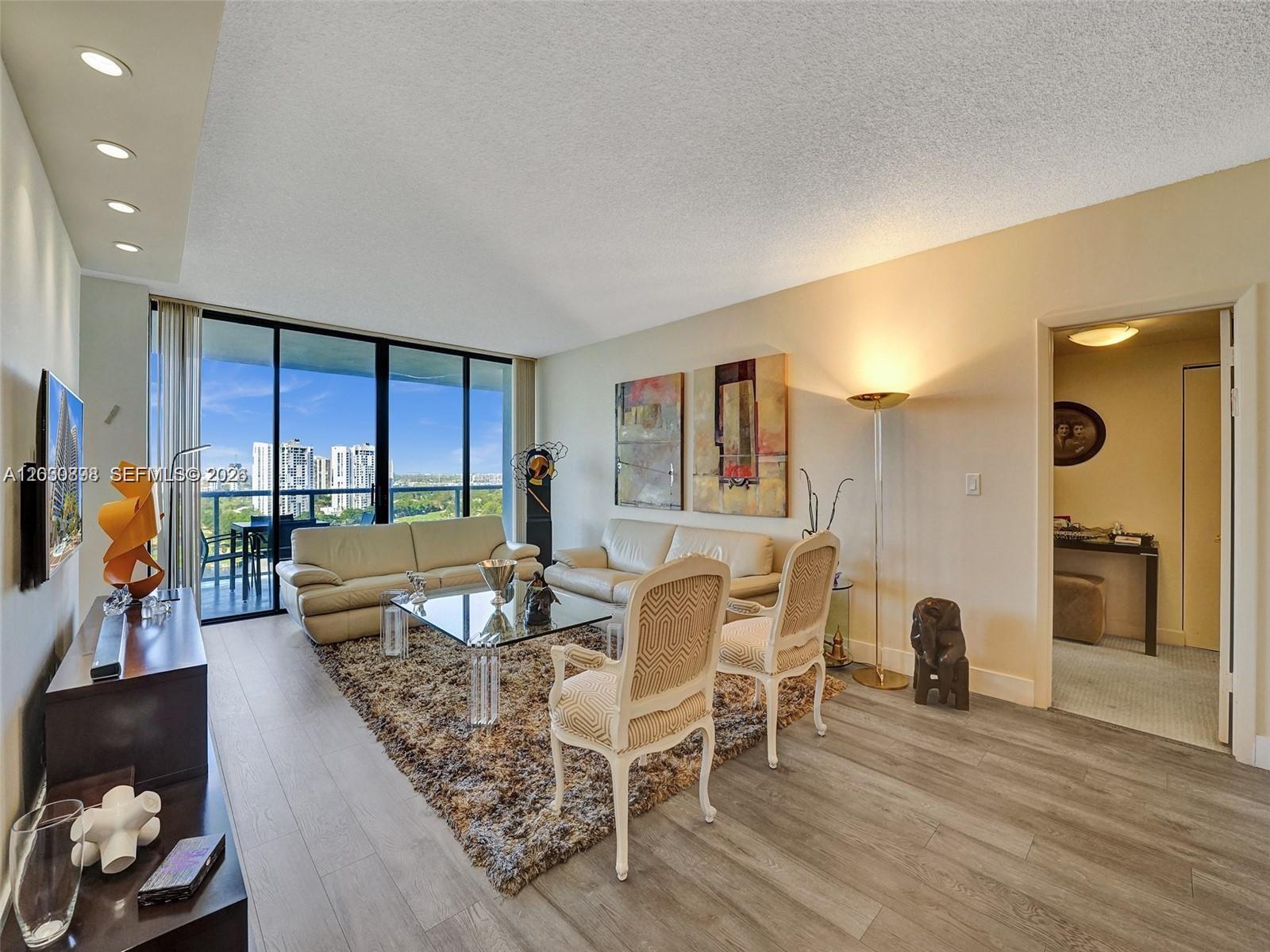 20281 E Country Club Dr 1609