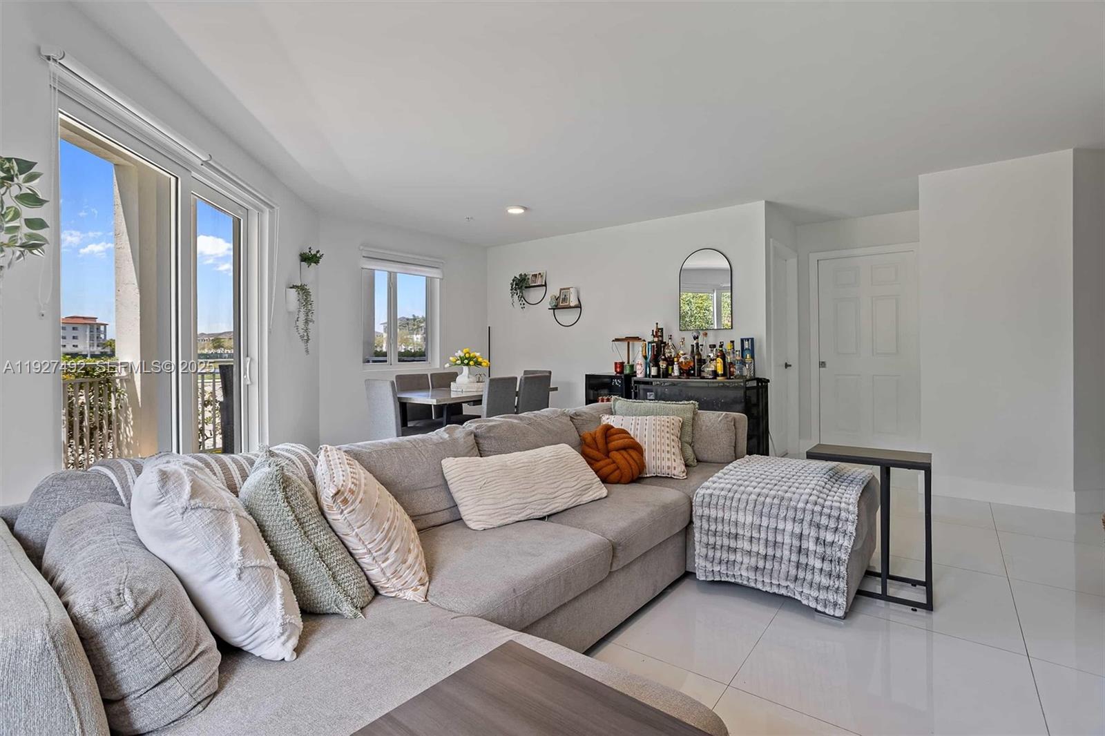 ISLANDS AT DORAL 1ST ADDI - Residential