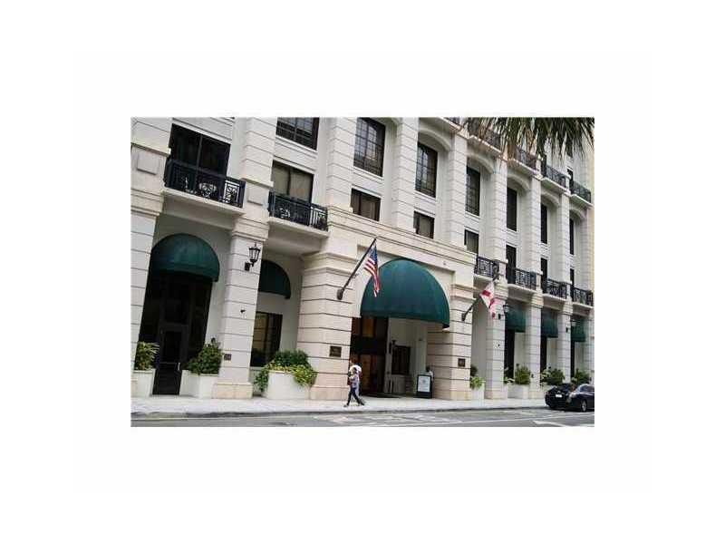 2/2 IN THE MOST DESIRABLE BLDG DOWNTOWN ONE CITY PLAZA WITH CITY VIEWS, UNIT BRINGS 2 PARKING SPACES INCLUDED! WALK IN CLOSET IN MASTER , LARGE LAUNDRY ROOM- STACKABLE W&D, HIS AND HER VANITIES- ROMAN TUB- WALK IN GLASS SHOWER GYM-SAUNA-STEAM ROOM ROOF TO P HEATED SWIMMING POOL CLUB ROOM VEHICLE WASH , BIKE STORAGE EVEN TROLLEY IN FRONT OF BLDG. MUST SEE!! SUBMIT PROOF OF INCOME AND CREDIT WITH ALL OFFERS. THIS UNIT BRINGS TWO PARKING SPACES!!