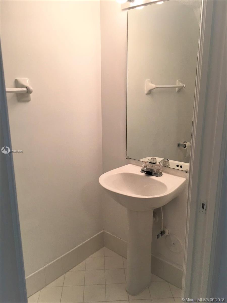 BONITA VILLAS CONDO - Residential Lease