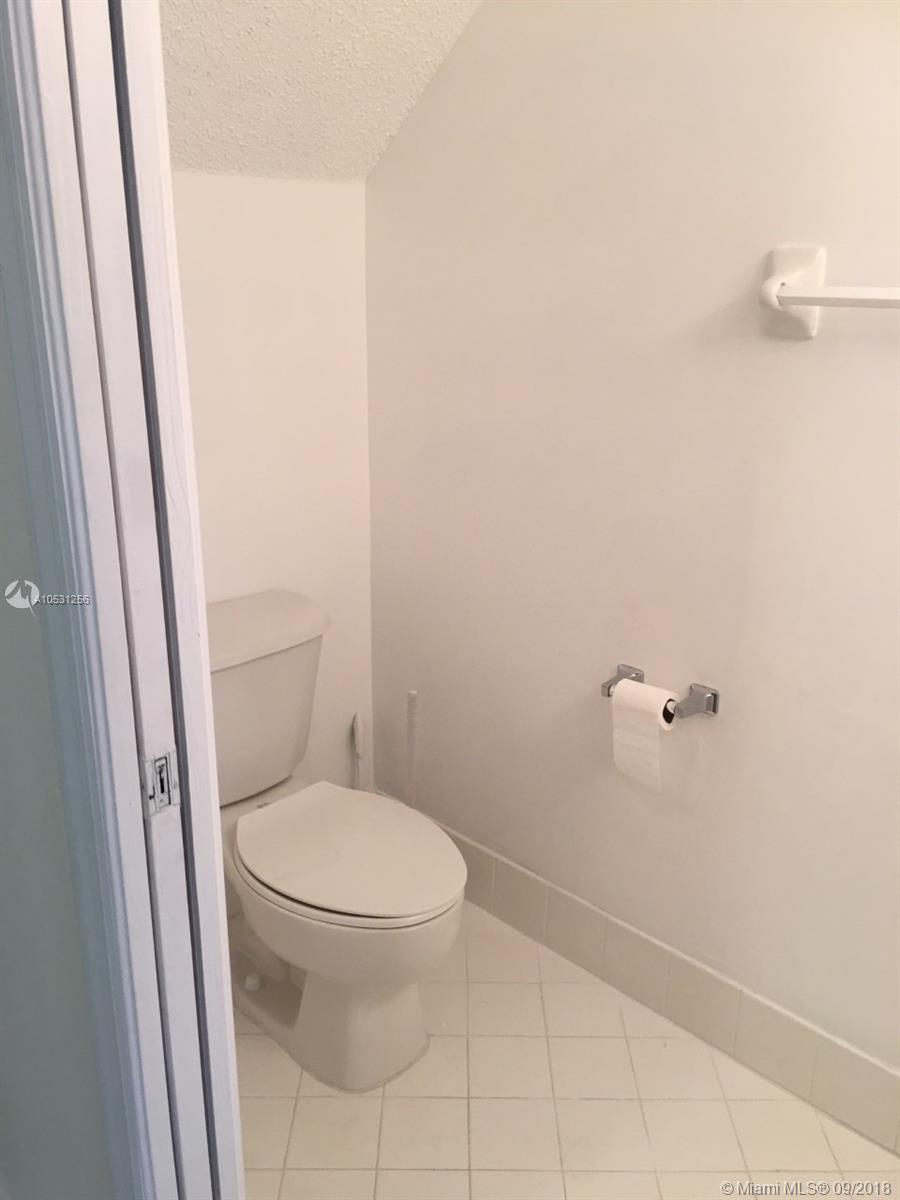 BONITA VILLAS CONDO - Residential Lease