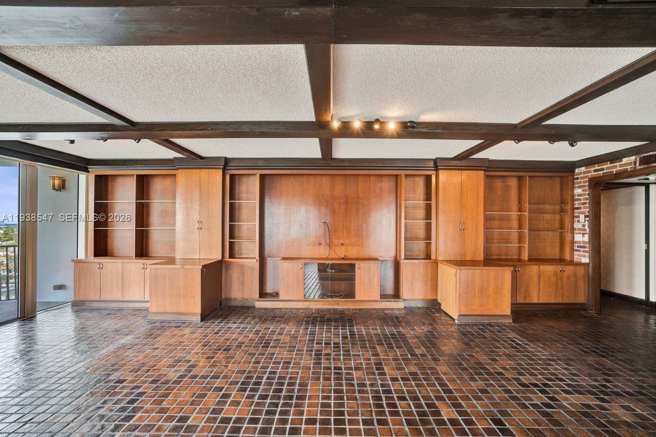 FIFTY SIX-SIXTY COLLINS A - Residential