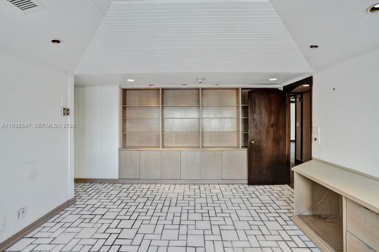 FIFTY SIX-SIXTY COLLINS A - Residential