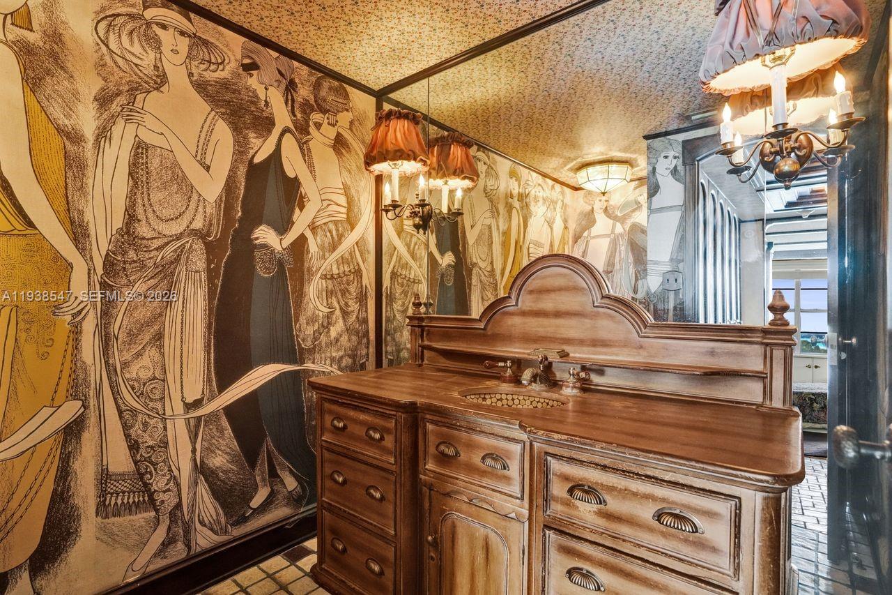 FIFTY SIX-SIXTY COLLINS A - Residential