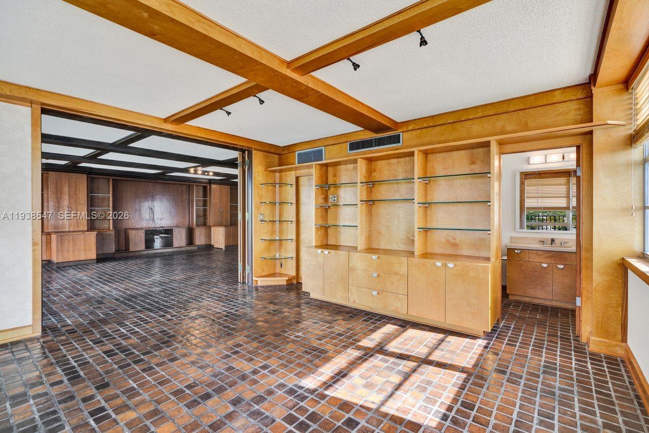 FIFTY SIX-SIXTY COLLINS A - Residential