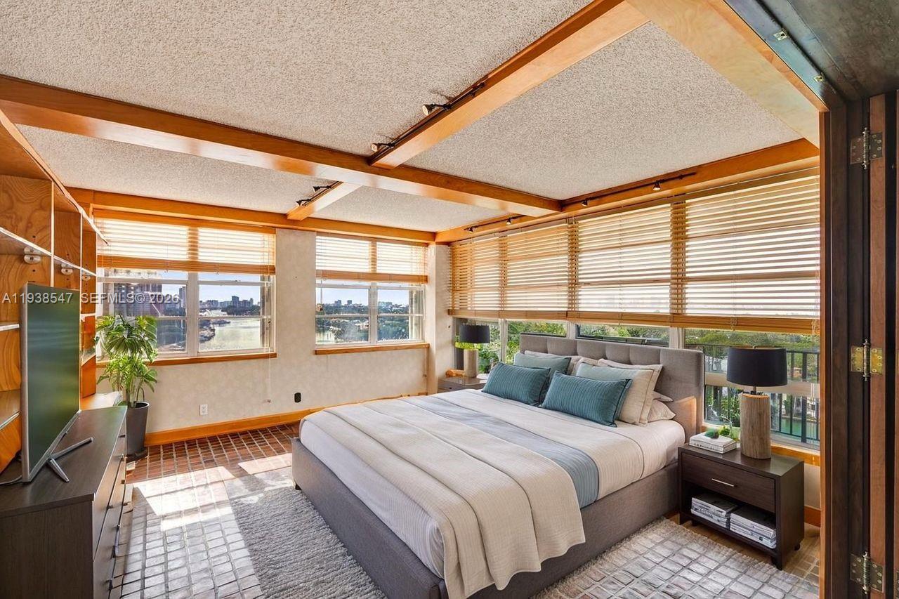 FIFTY SIX-SIXTY COLLINS A - Residential