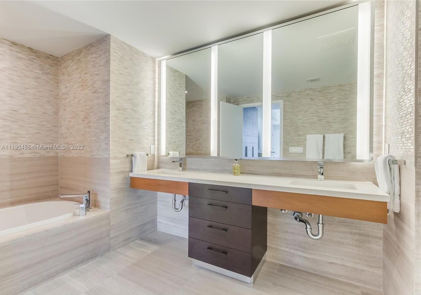 ONE OCEAN CONDO - Residential