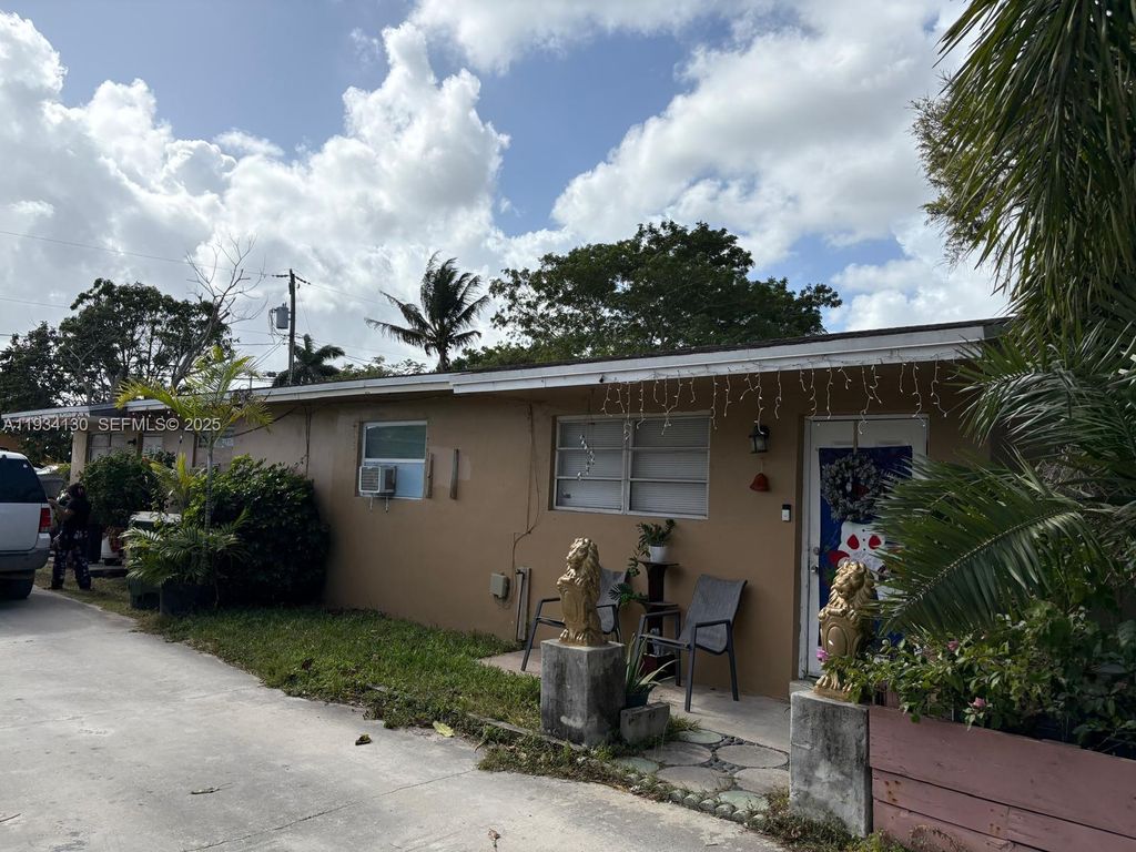 Photo of 1160 NW 9th St, Homestead, FL 33030 (MLS # A11934130)