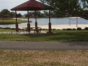 VISTA LAGO AT THE HAMMOCK - Residential