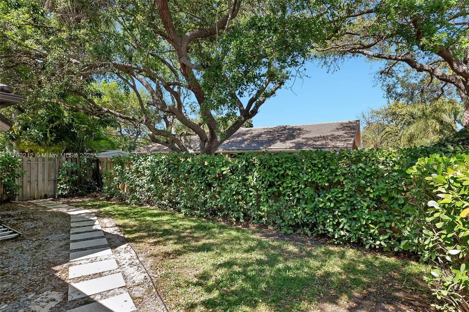 Palmetto Bay, Florida 33157, United States, 5 Bedrooms Bedrooms, ,4 BathroomsBathrooms,Residential,Active,85499