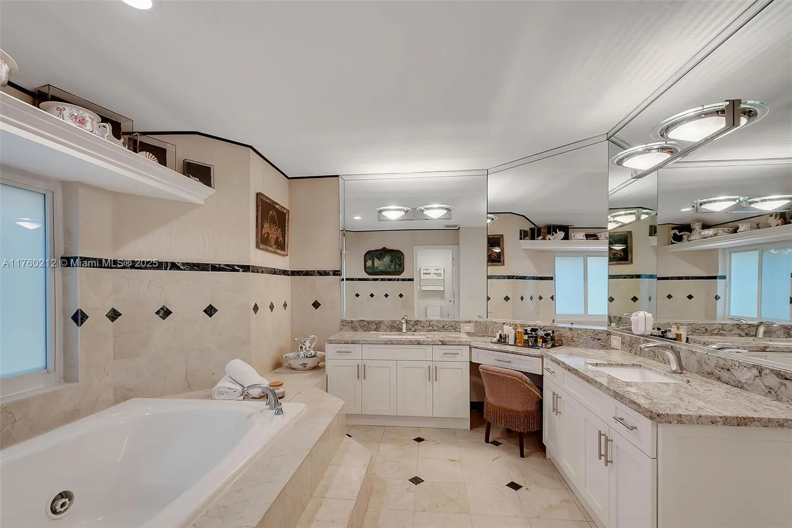 Palmetto Bay, Florida 33157, United States, 5 Bedrooms Bedrooms, ,4 BathroomsBathrooms,Residential,Active,85499