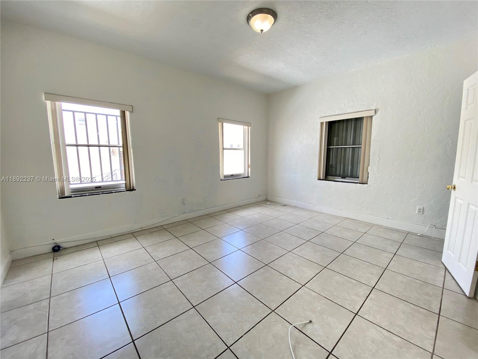 COMMERCE ADDITION - Residential Lease