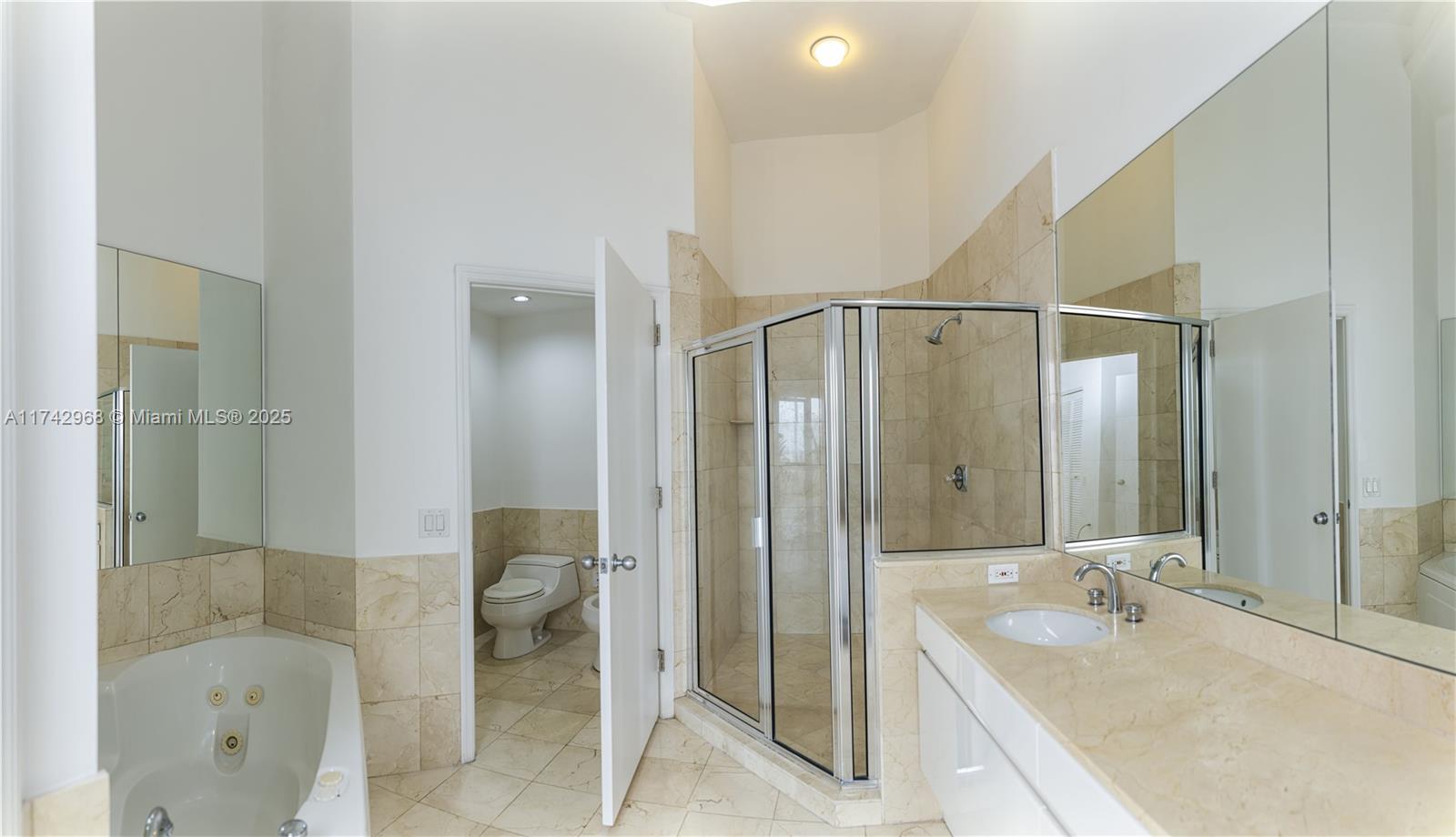 808 Brickell Key Dr 404