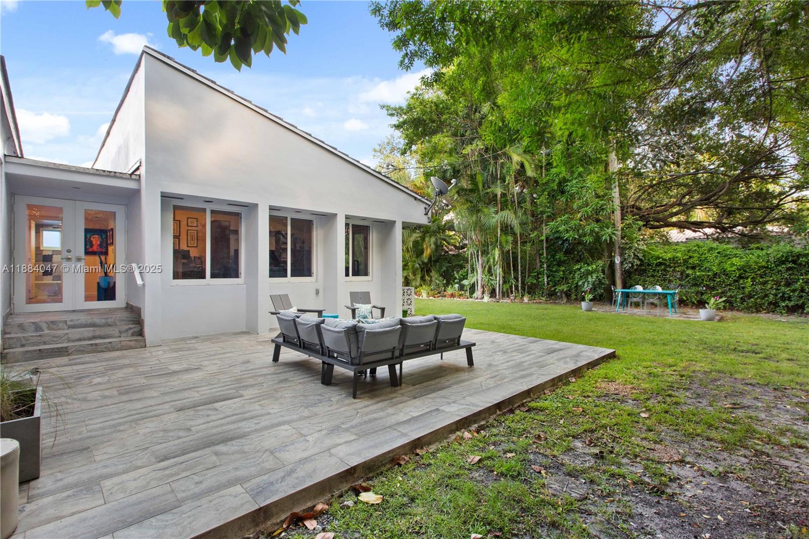 CORAL GROVES - Residential