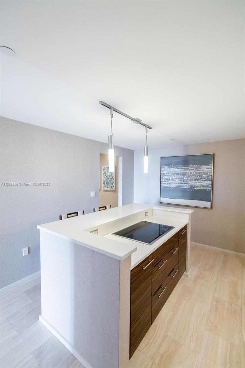 551 FLB CONDOMINIUM HOTEL - Residential