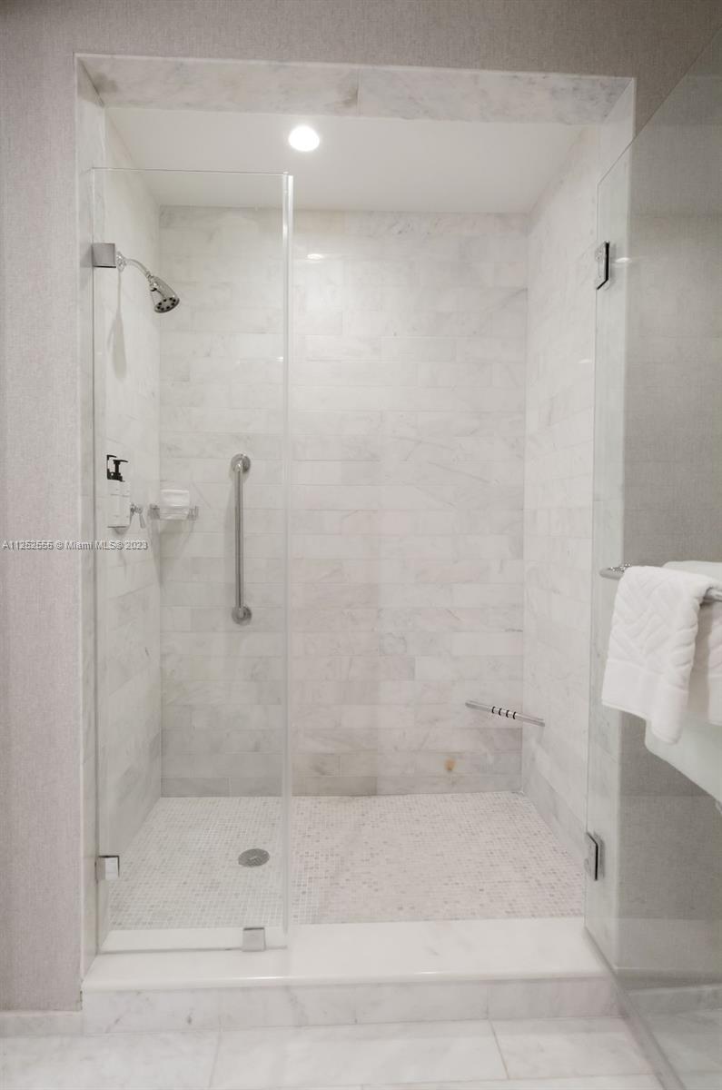 551 FLB CONDOMINIUM HOTEL - Residential