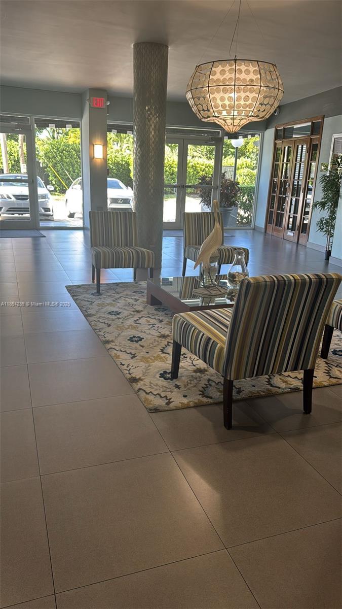 LE CERCLE BY THE BEACH CO - Residential