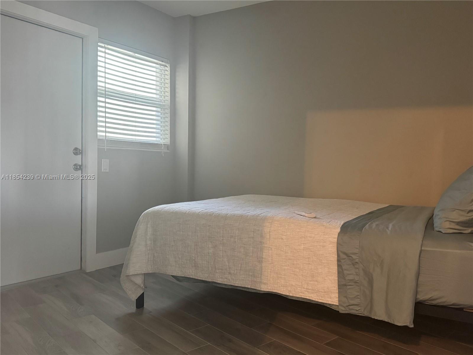 LE CERCLE BY THE BEACH CO - Residential