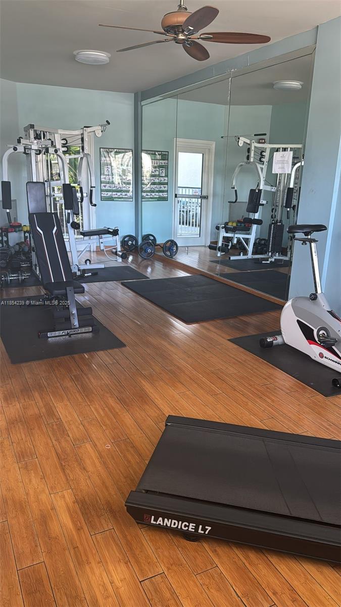 LE CERCLE BY THE BEACH CO - Residential