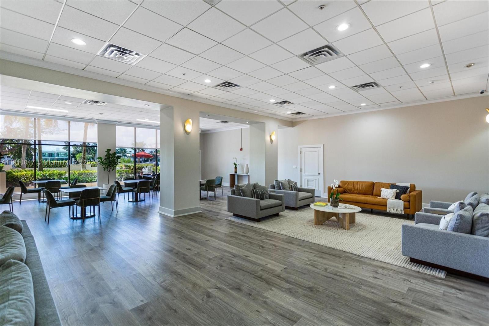 5600 CONDO - Residential Lease