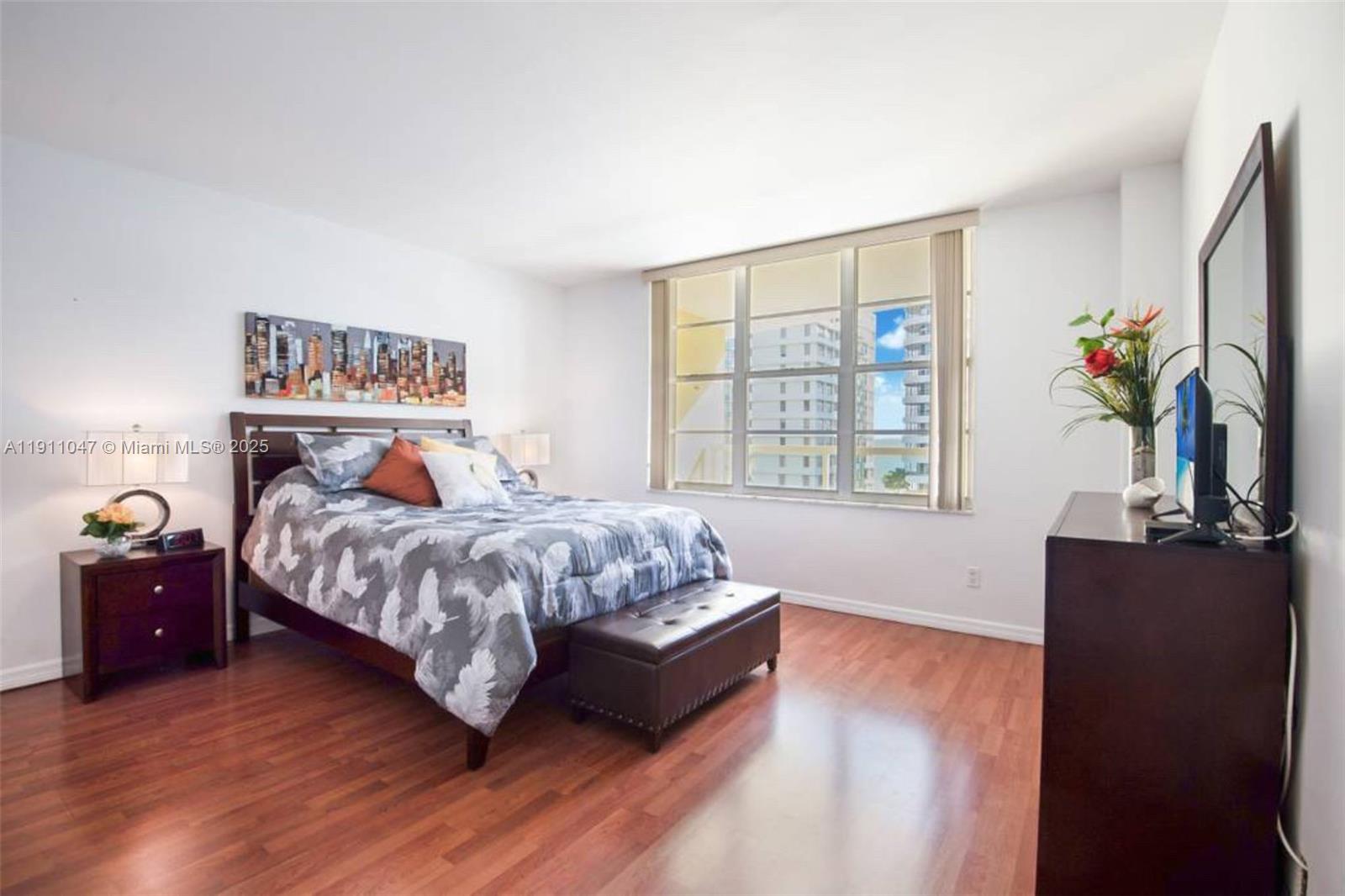 5600 CONDO - Residential Lease